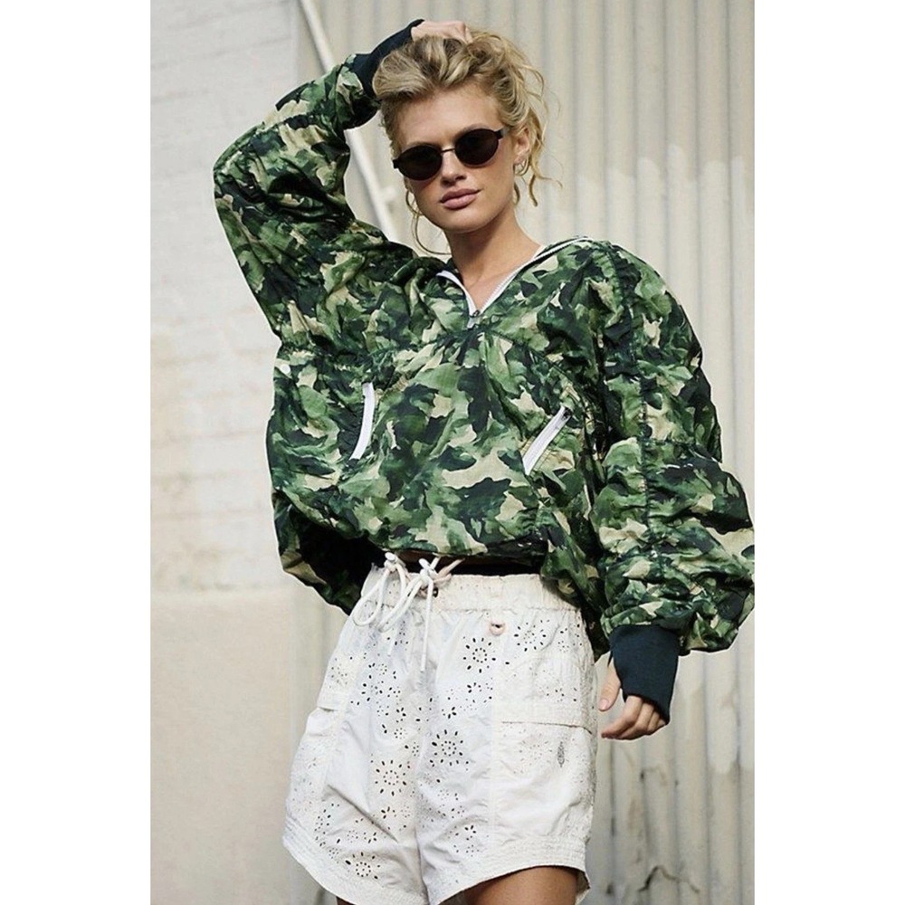 Free People Movement Happy Camper Windbreaker Pullover Size XS Green Camo